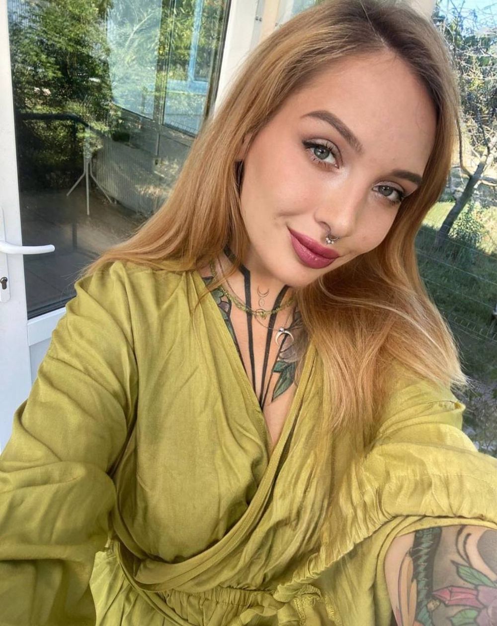 ID 116464 Elya From Ukraine 29 Years Old Blonde Green Eyes